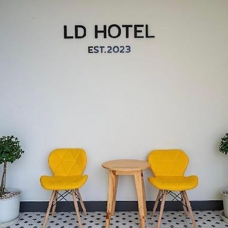 แอ่ว-ดีld Hotel&Residences Ngao Exterior foto