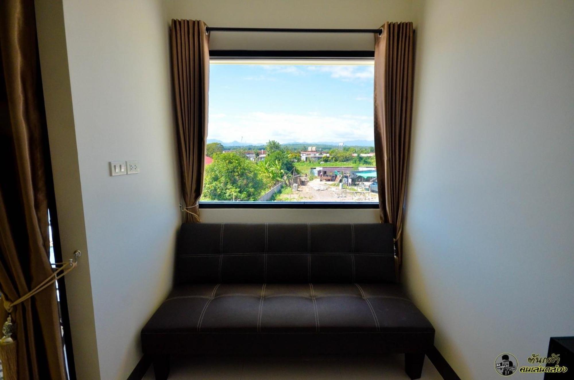 แอ่ว-ดีld Hotel&Residences Ngao Exterior foto