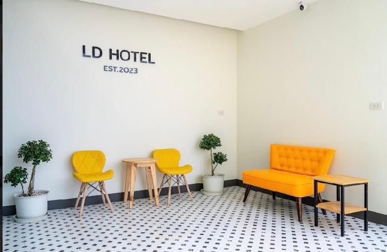 แอ่ว-ดีld Hotel&Residences Ngao Exterior foto